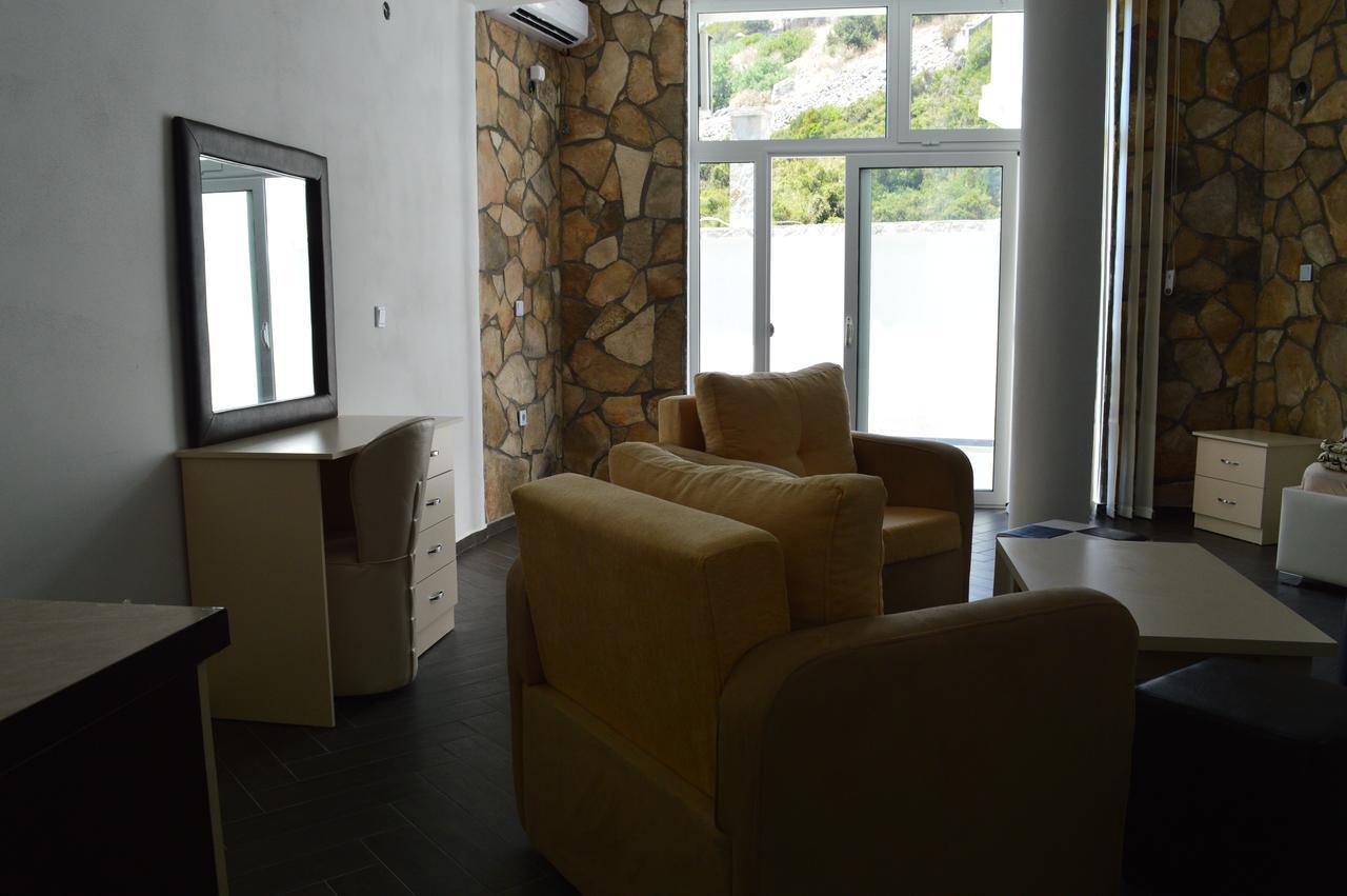 Novalic Hotel Dobra Voda Exterior photo